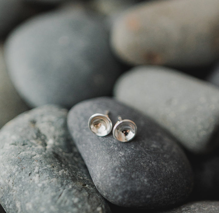 Concave Disc Stud Earrings - Barberry + Lace